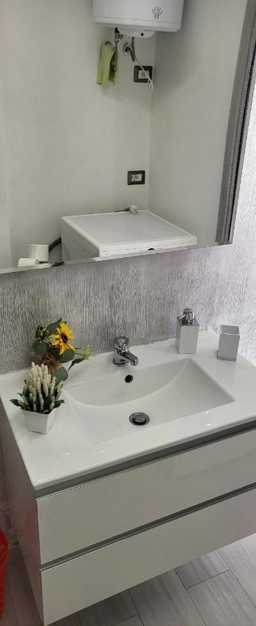 Holithªy Molª Bed & Breakfast Мола ди Бари Екстериор снимка
