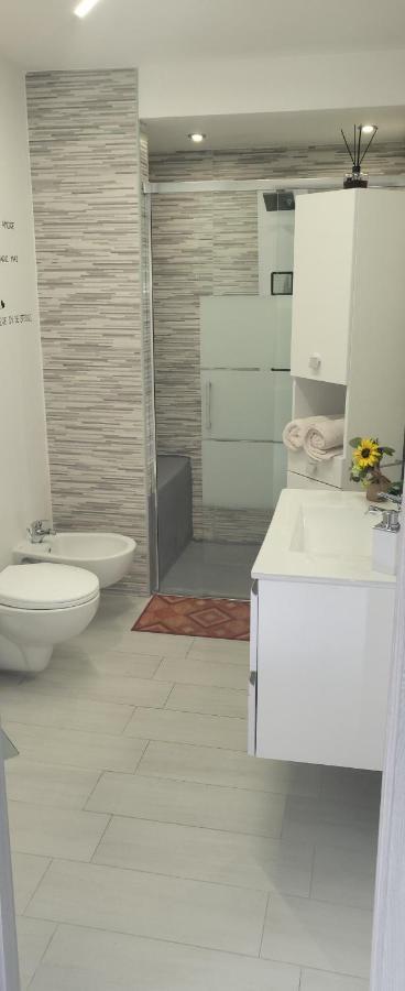 Holithªy Molª Bed & Breakfast Мола ди Бари Екстериор снимка